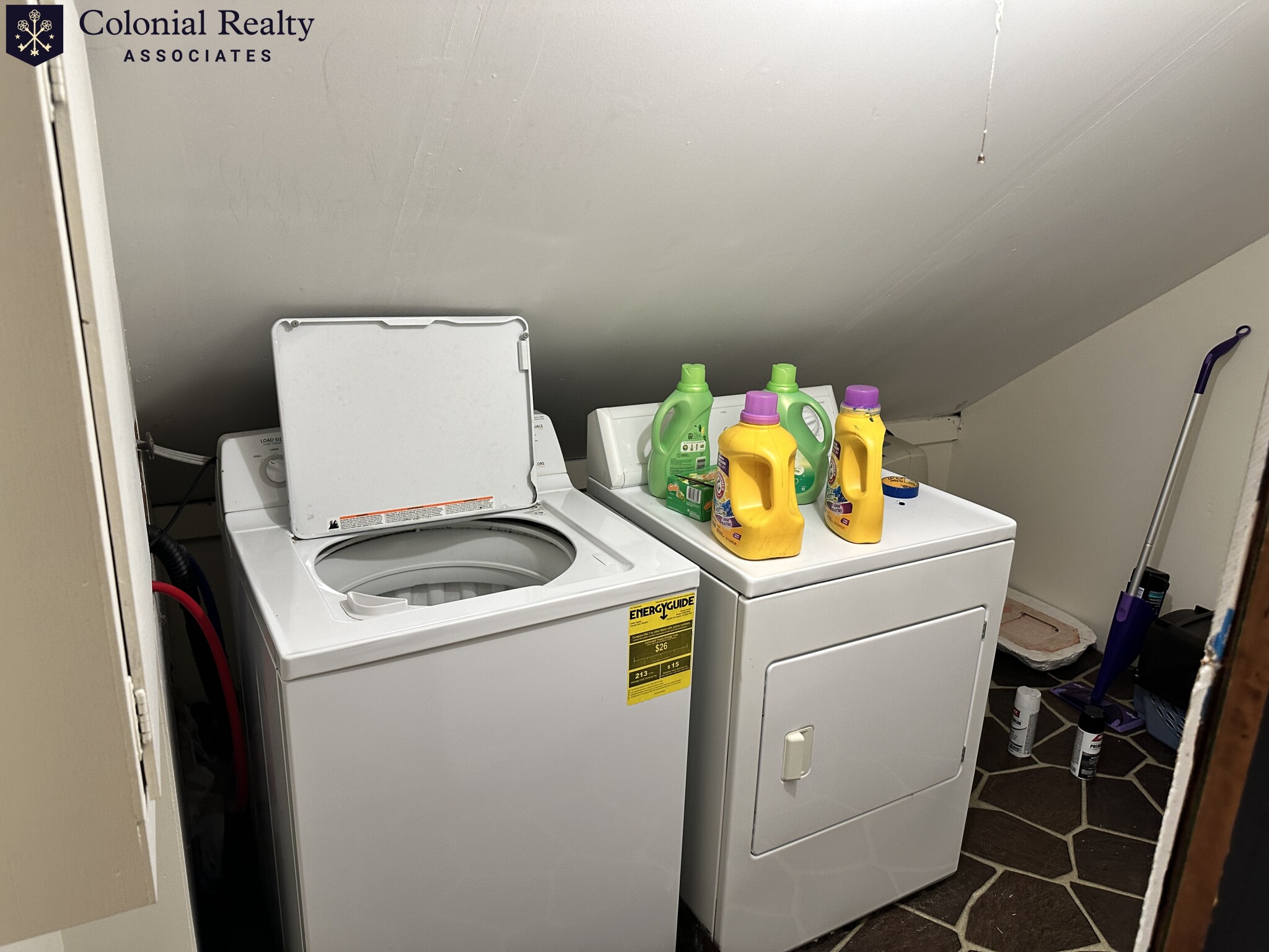 63 Walker Rd, Newtonville