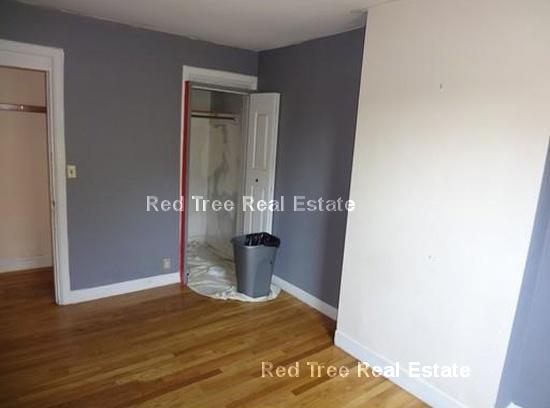 682 Parker St, Mission Hill