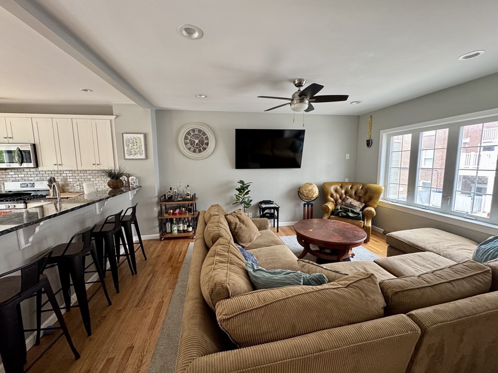 371 Silver St, South Boston