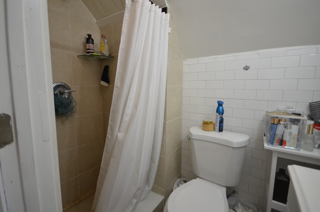 124 Academy Hill Rd, Brighton