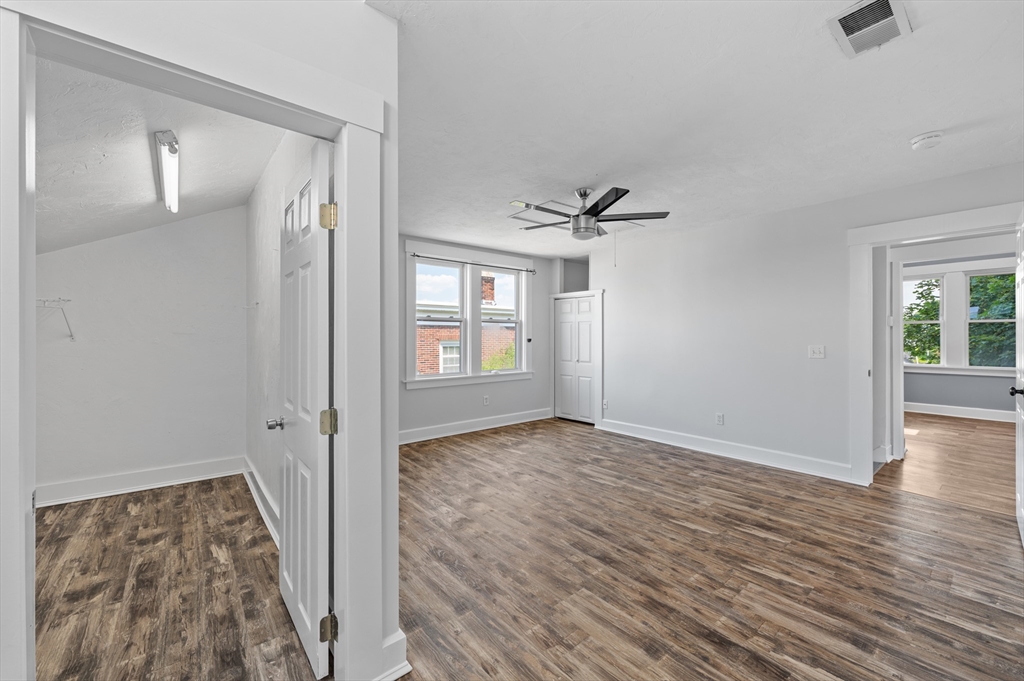 8 Beekman St, Fitchburg