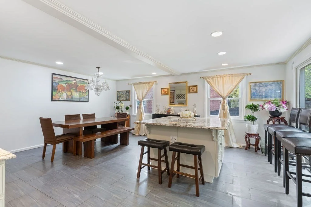 542 Commonwealth Ave, Newton