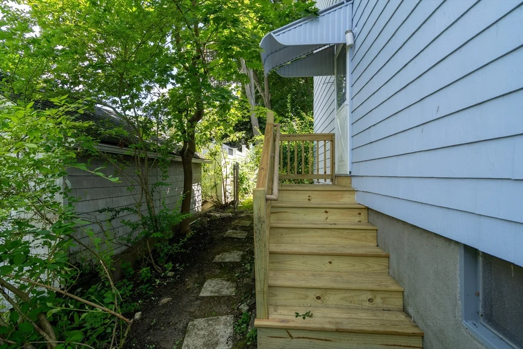 10 Colburn St, Waltham