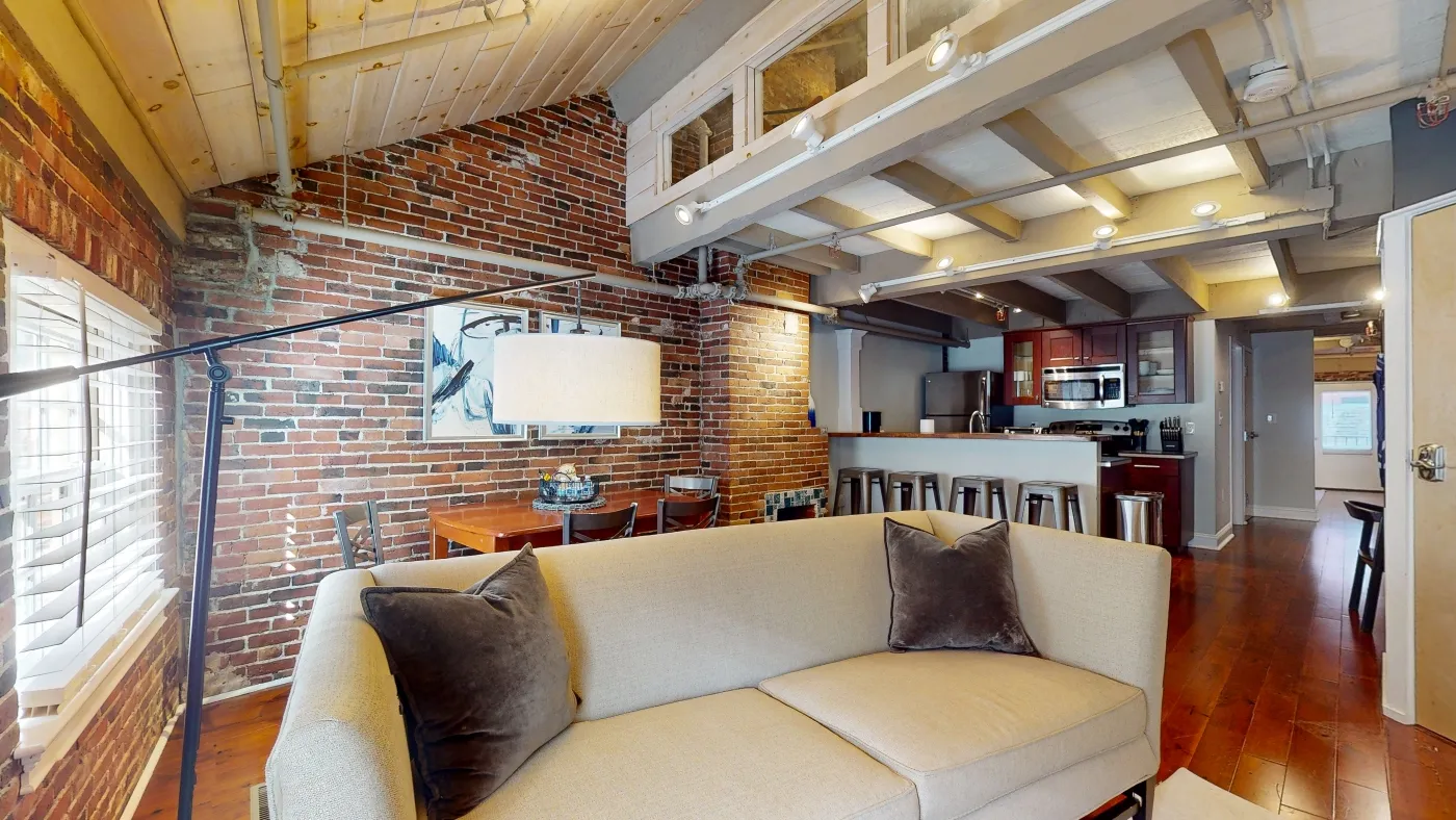 15 Union St, Downtown