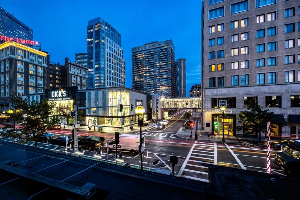 755 Boylston St, Back Bay