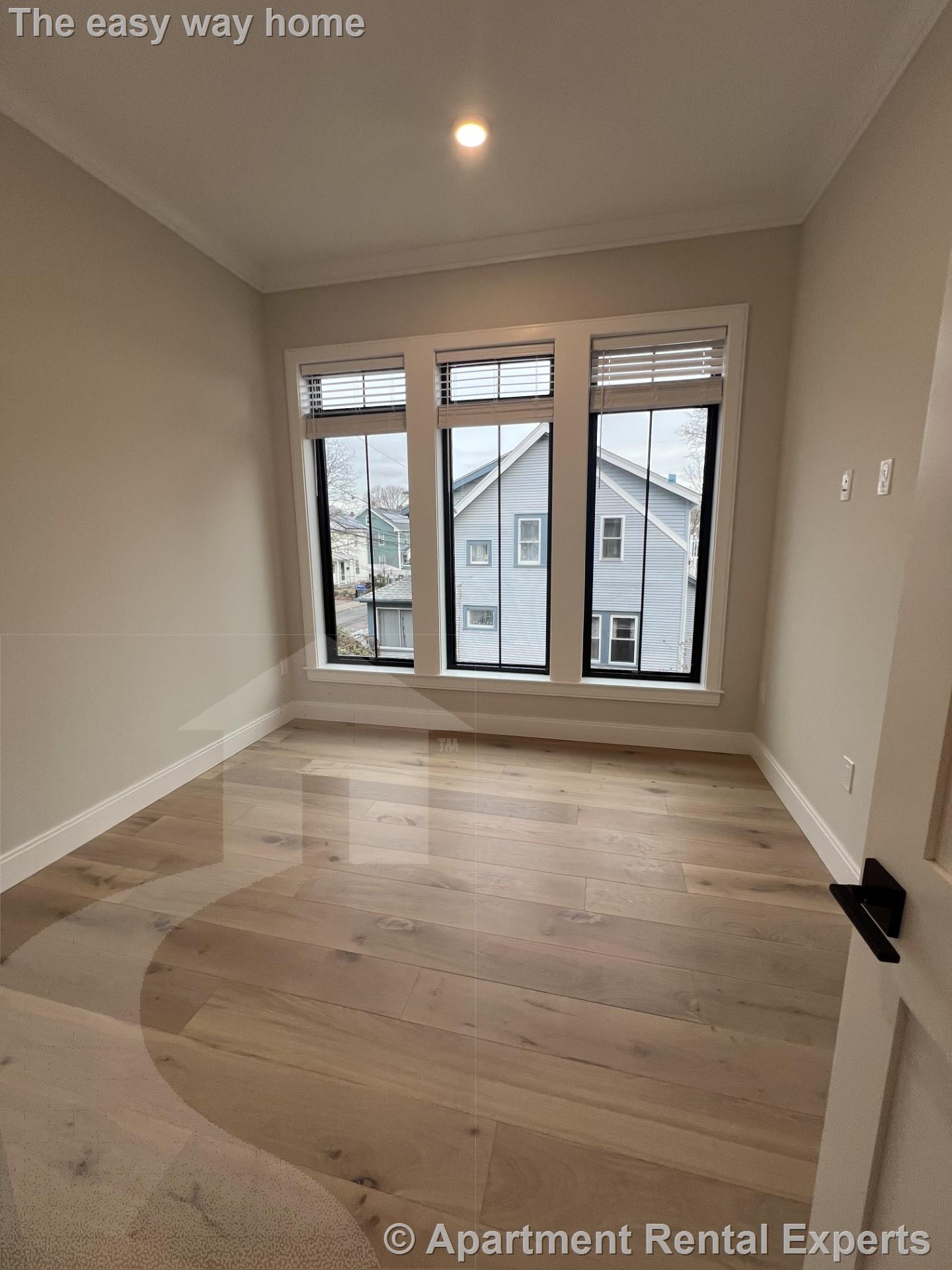 157 Everett St, Allston