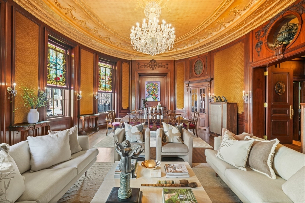 409 Commonwealth Ave, Back Bay