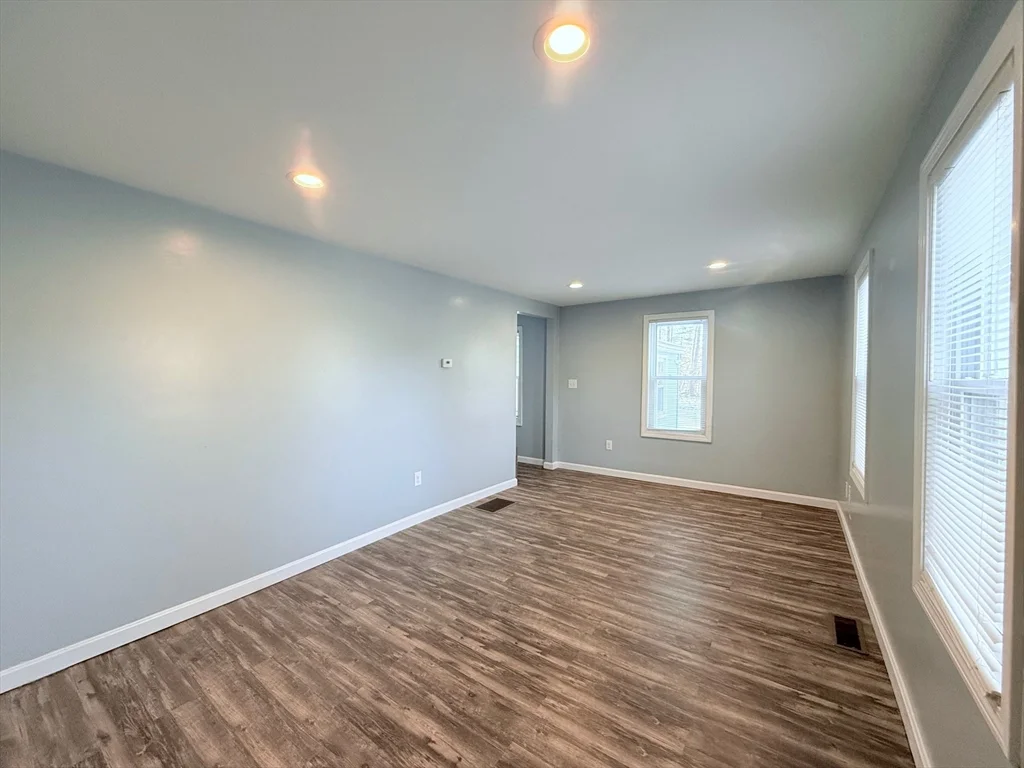 48 Bridge St, Westford