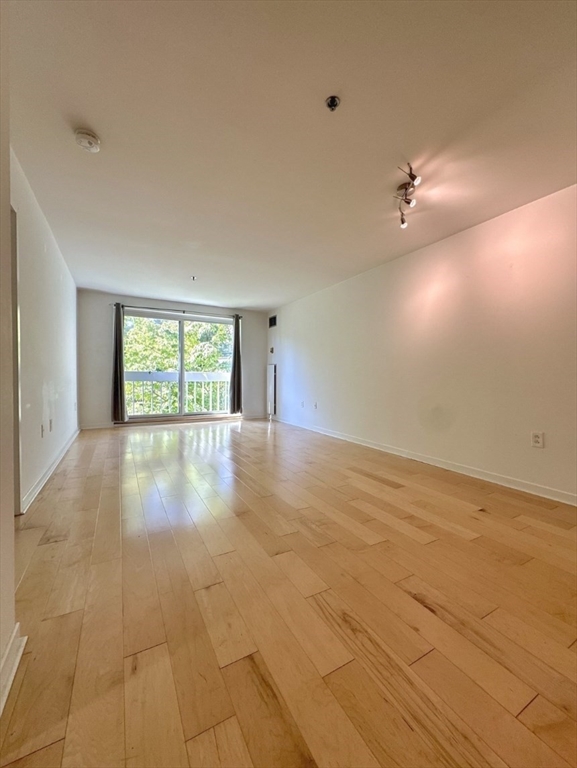 950 Massachusetts Ave, Central Square