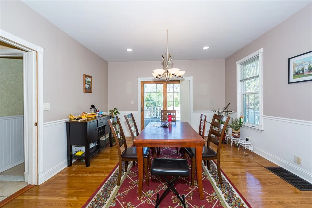 26 Pine St, Natick