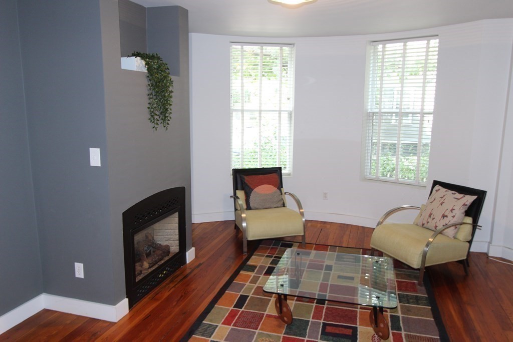 94 Brook St, Central Village