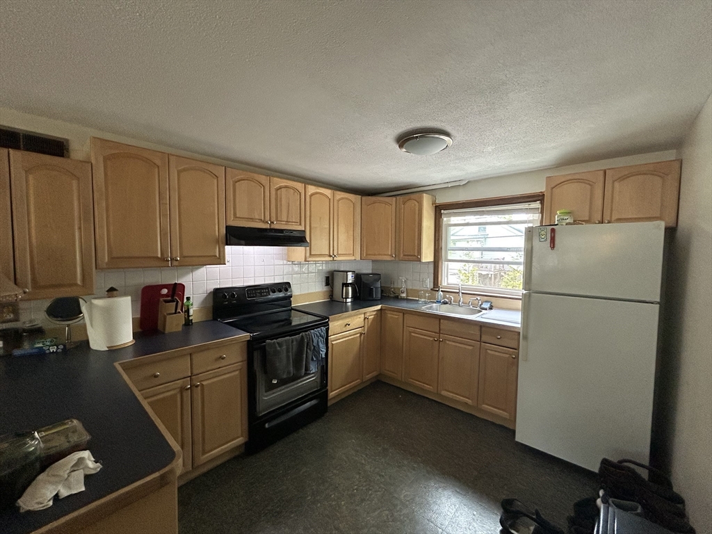 777 Lagrange St, West Roxbury