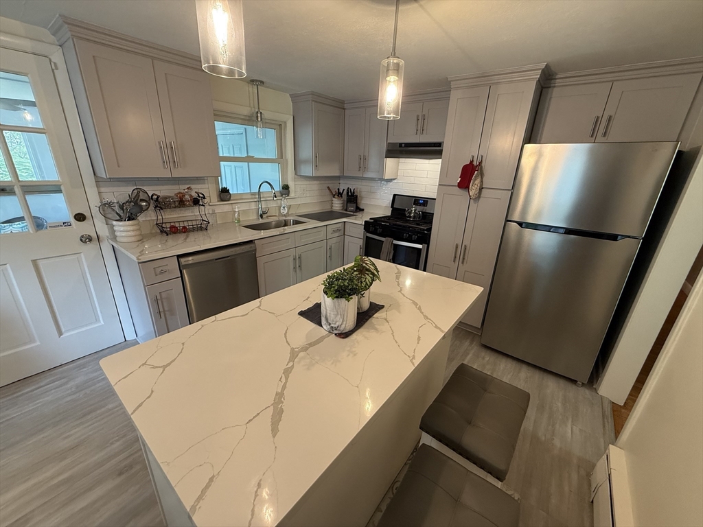 9 Charity Ln, Dedham