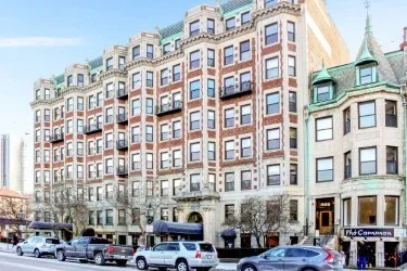 466 Commonwealth Ave, Fenway