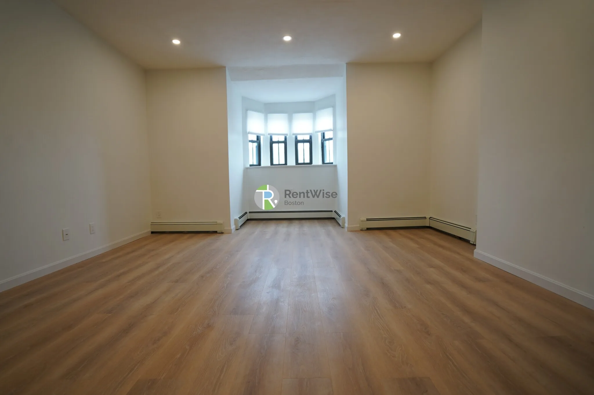 521 Massachusetts Ave, Roxbury