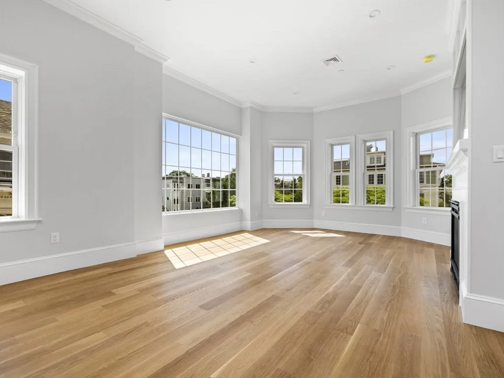 944 East Broadway, South Boston