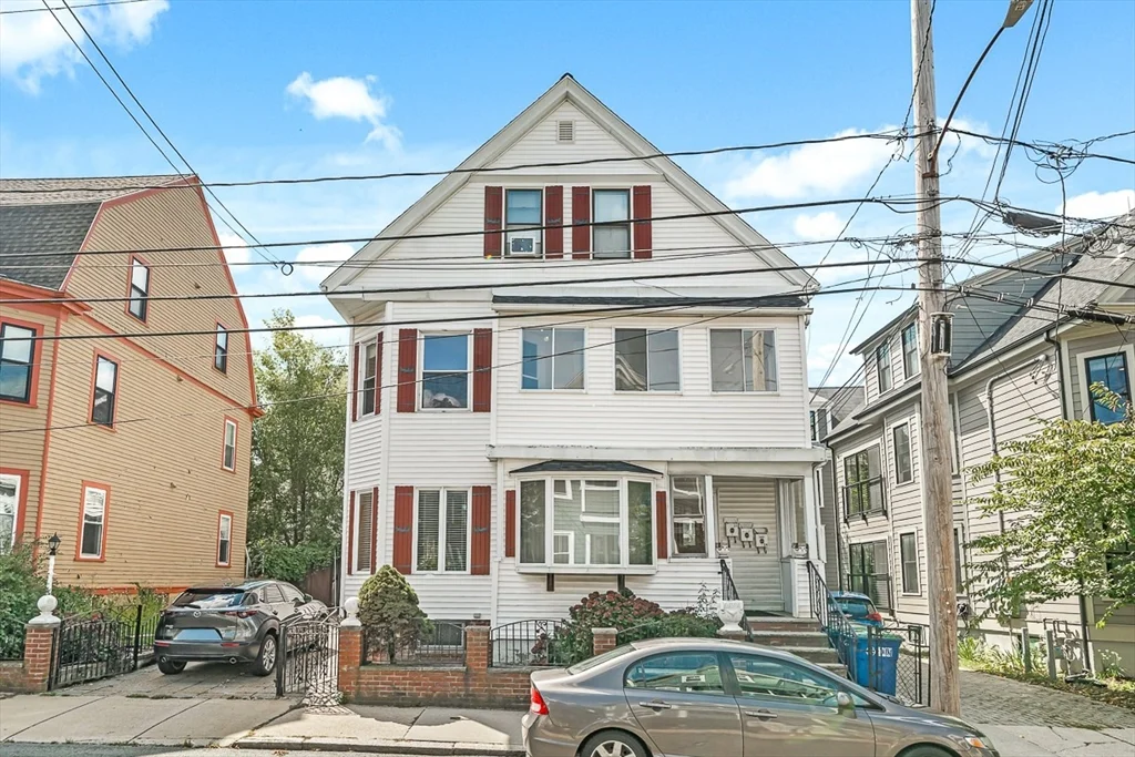 36 Windsor Rd, Davis Square