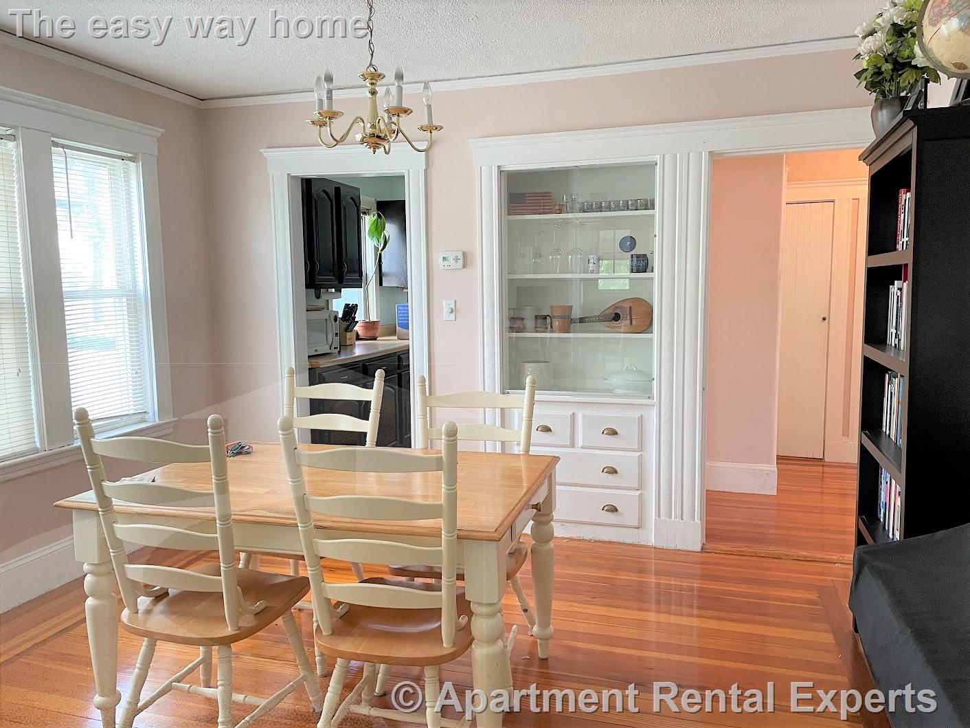 16 Hamilton St, Tufts