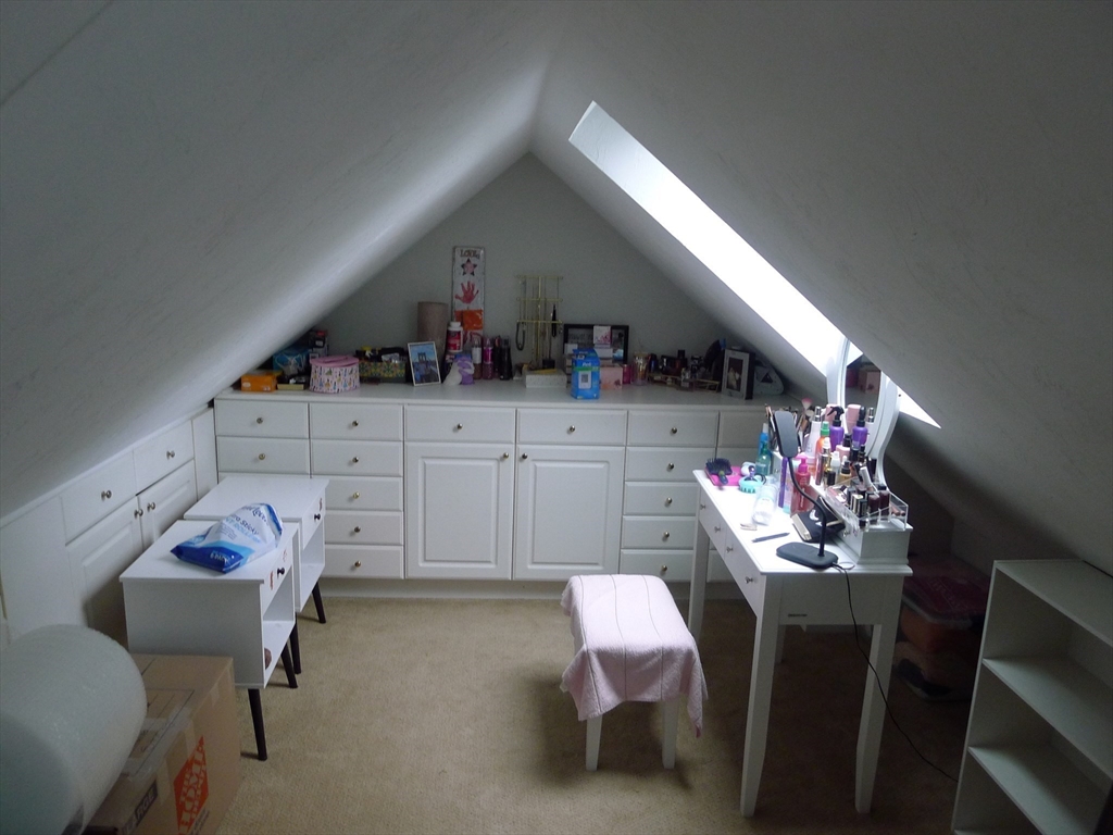 89 Brookdale, Shrewsbury