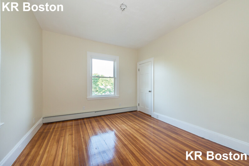 5 bed, 3 bath apartment for rent at 66 Glenellen Rd Unit 0, West Roxbury — photo 1 of 3