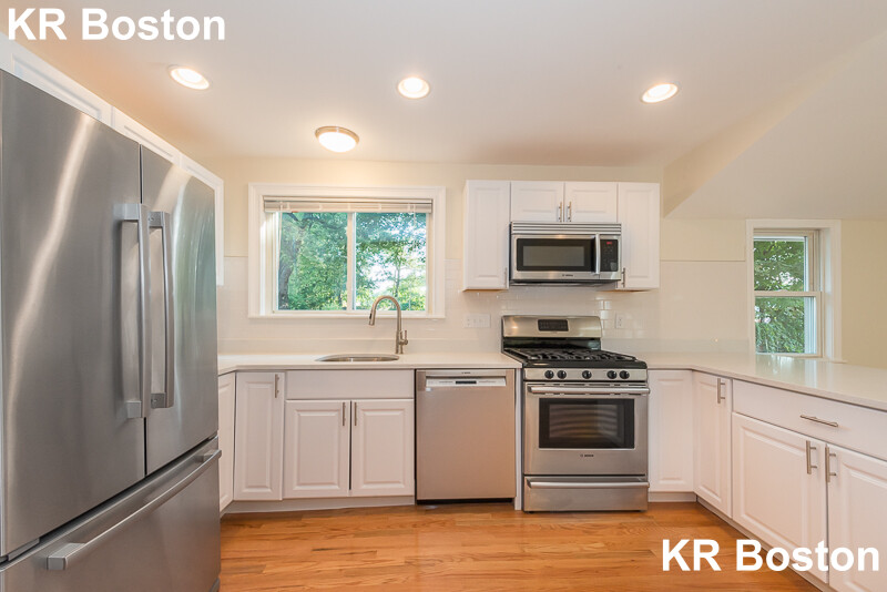 5 bed, 3 bath apartment for rent at 66 Glenellen Rd Unit 0, West Roxbury — photo 2 of 3