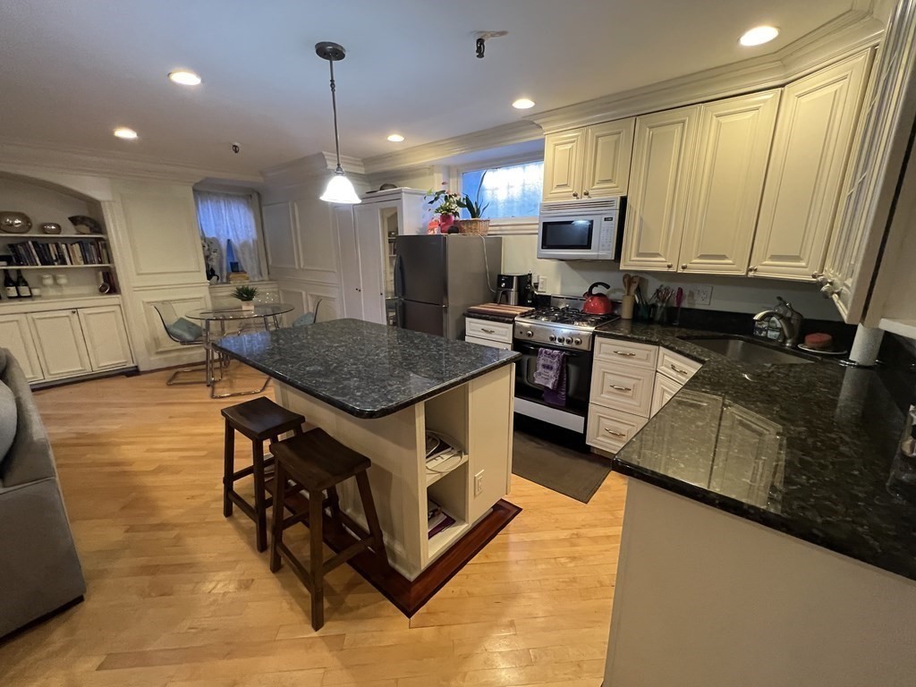 1 bed, 1 bath apartment for rent at 20 Gloucester St Unit B, Back Bay — photo 6 of 6