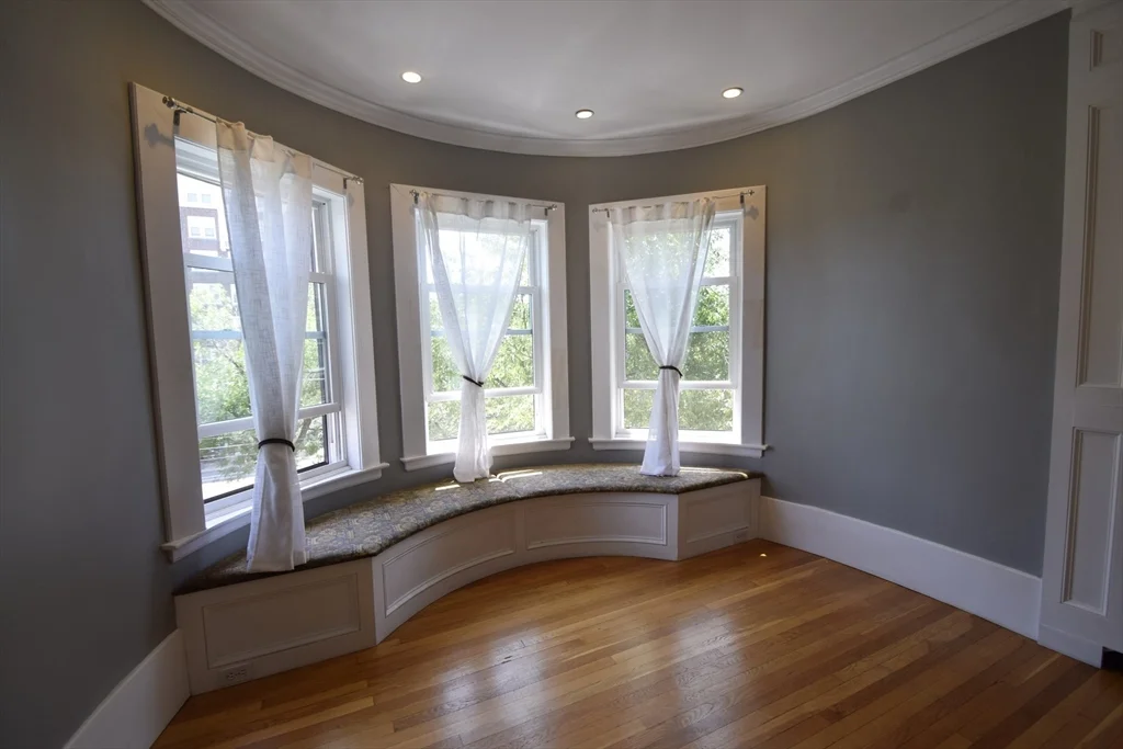 1402 Beacon St, Coolidge Corner