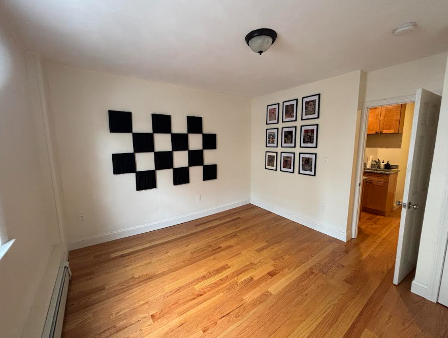 82 Sacramento St, Ward Two