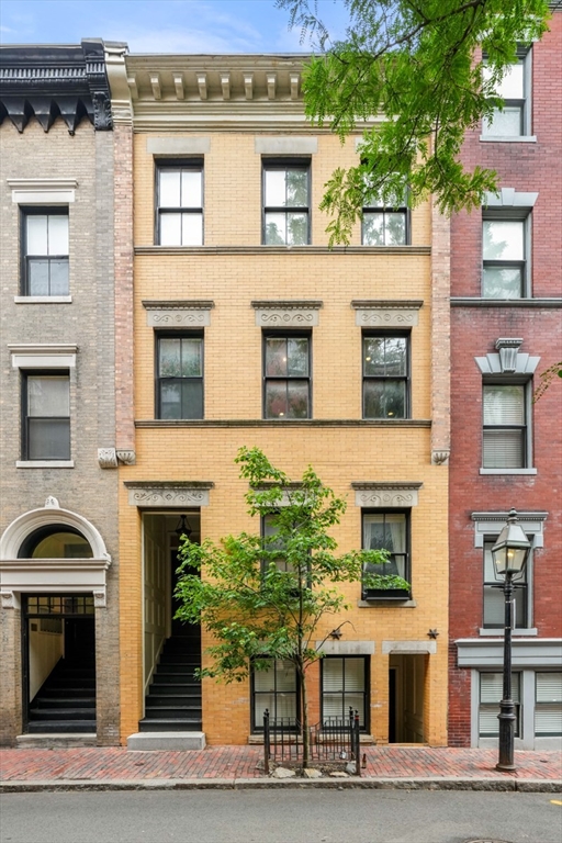 102 Myrtle St, Beacon Hill