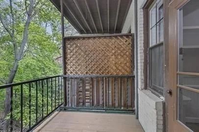 35 Mount Hood Rd, Brighton