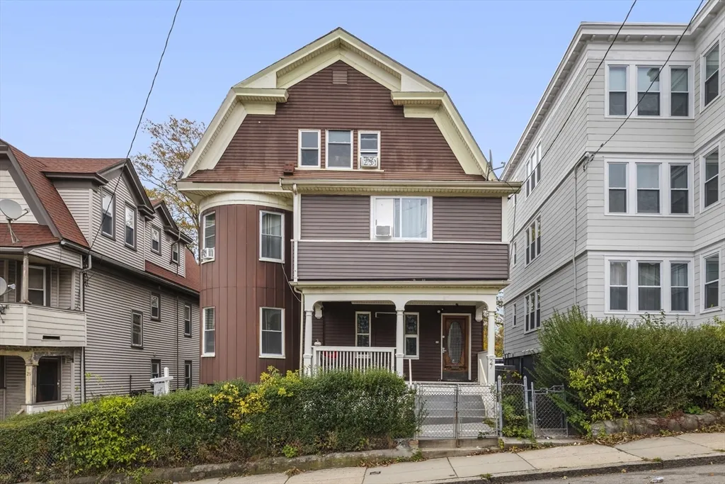 27 Brinsley St, Dudley / Brunswick King