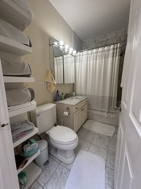 75 Burbank St, Fenway