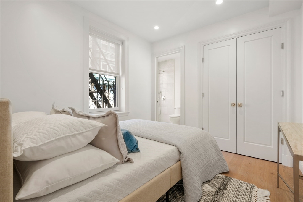 112 Myrtle, Beacon Hill