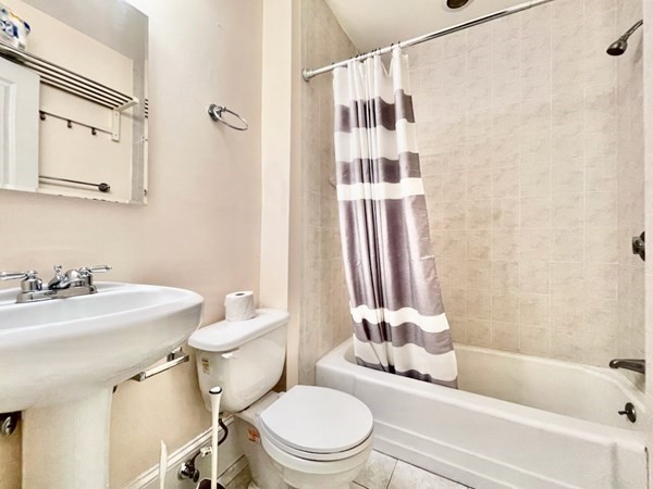 95 W Cedar St, Beacon Hill