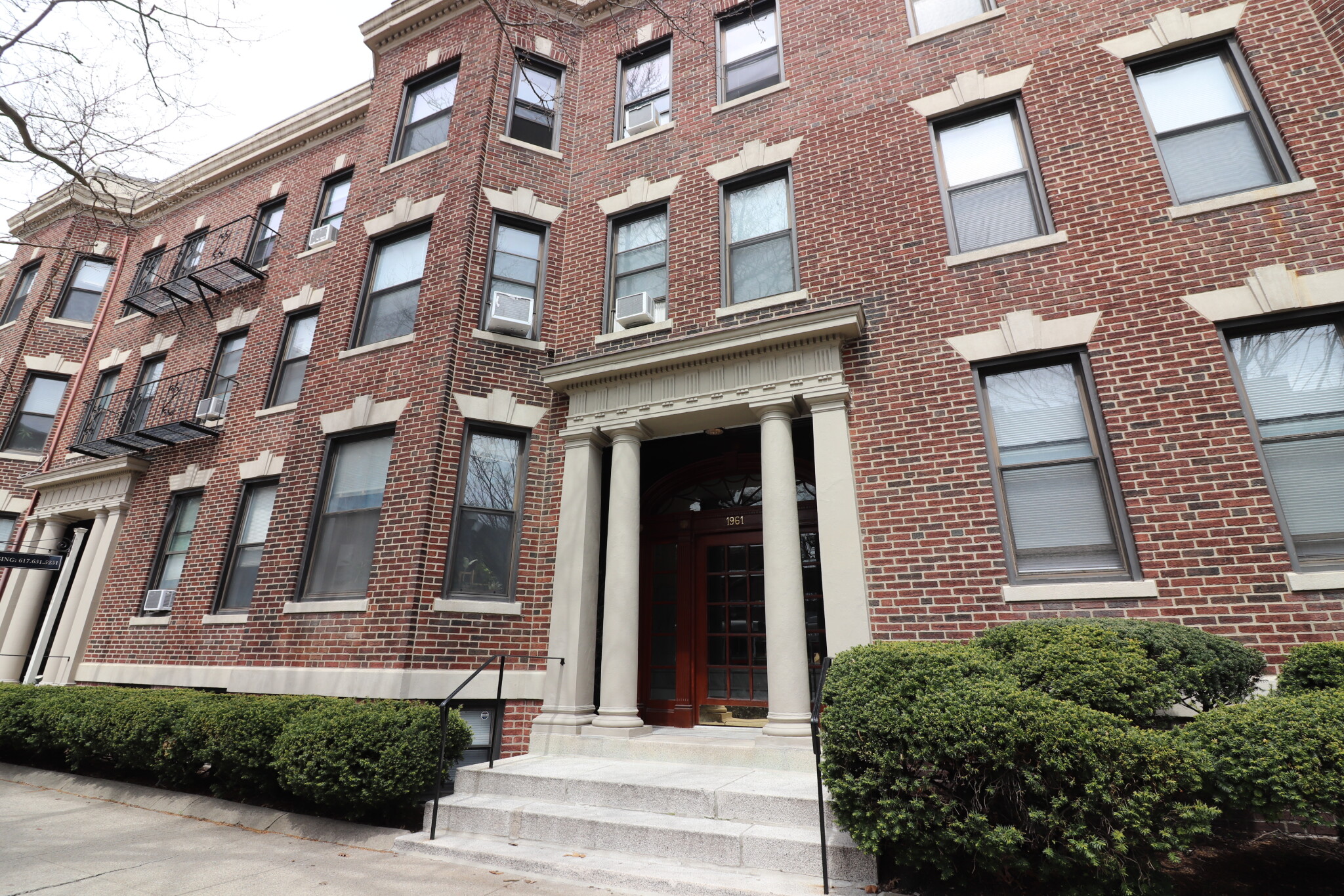 1961 Commonwealth Ave, Brighton