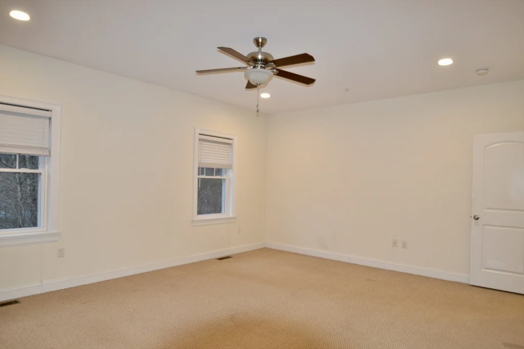 8 Cheyenne Vly, Westford