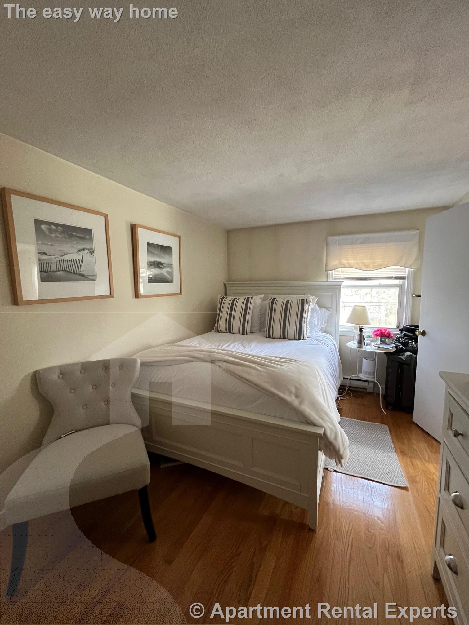 123 Hibbert St, Arlington Heights