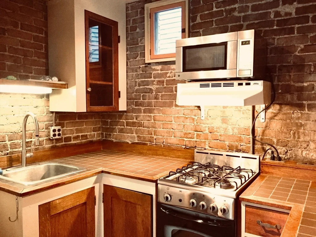 20 Putnam St, Charlestown