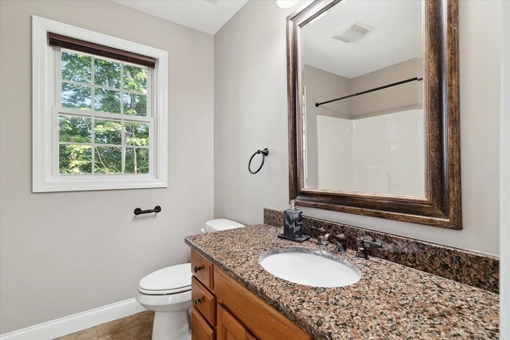 19 Benjamin Ln, Reading