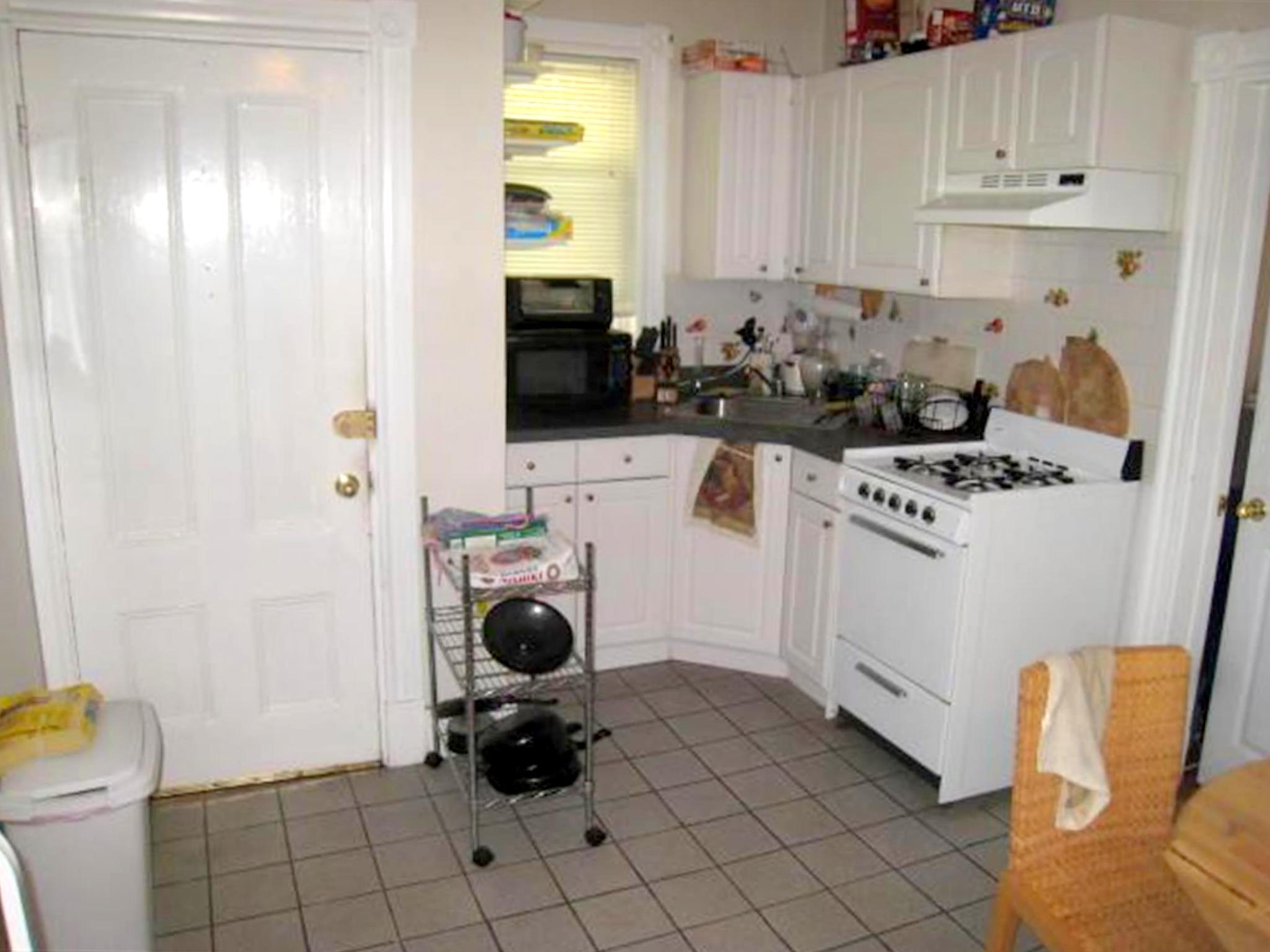 3 bed, 1 bath apartment for rent at 47 Cherry St Unit 1, Porter Square — photo 2 of 8