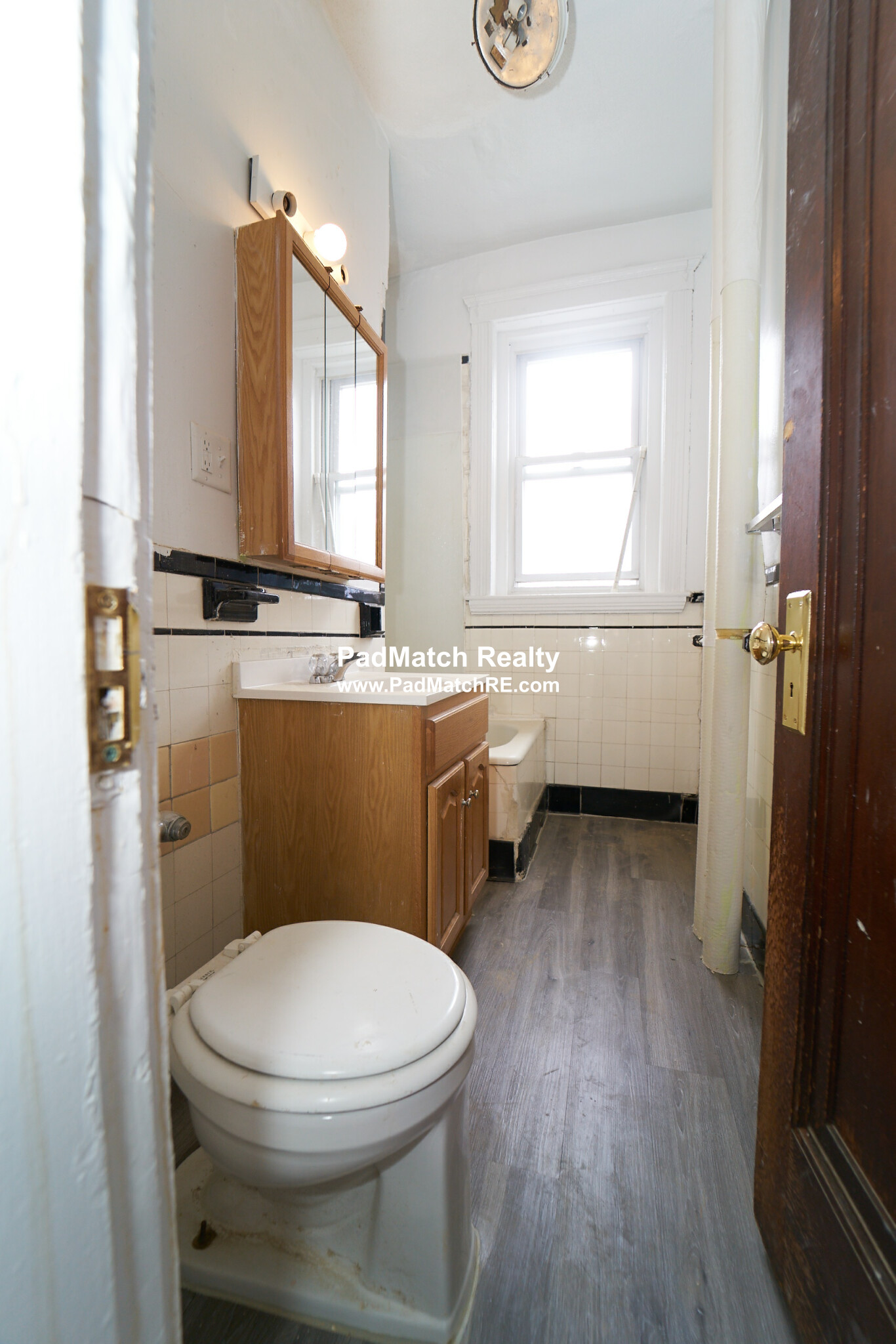 1800 Commonwealth Ave, Brighton