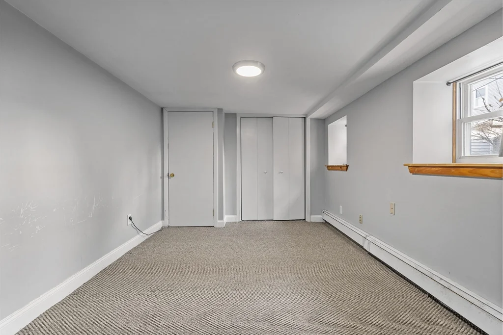 110 W 3rd St, South Boston