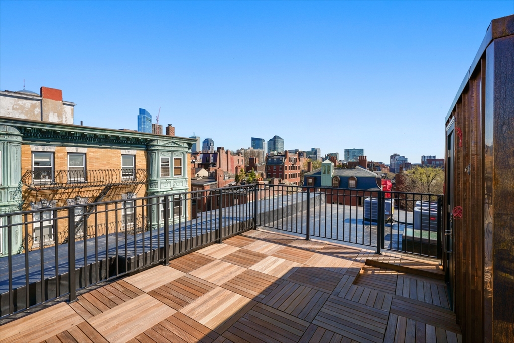 112 Myrtle, Beacon Hill