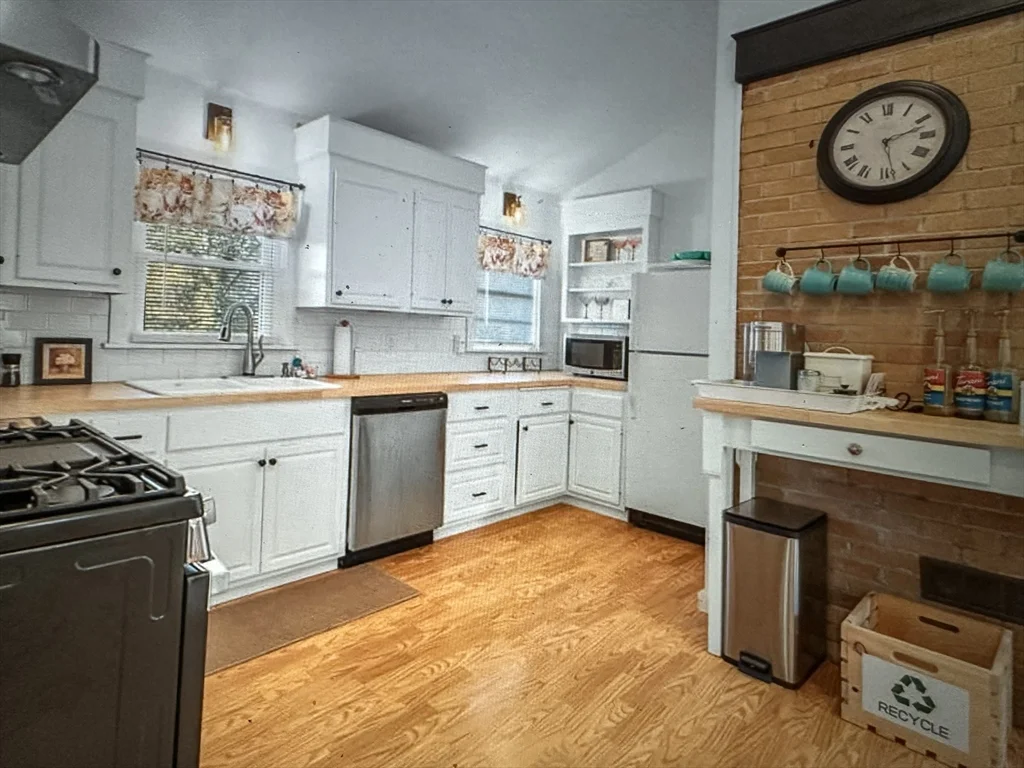 47 Cappawack, Mashpee
