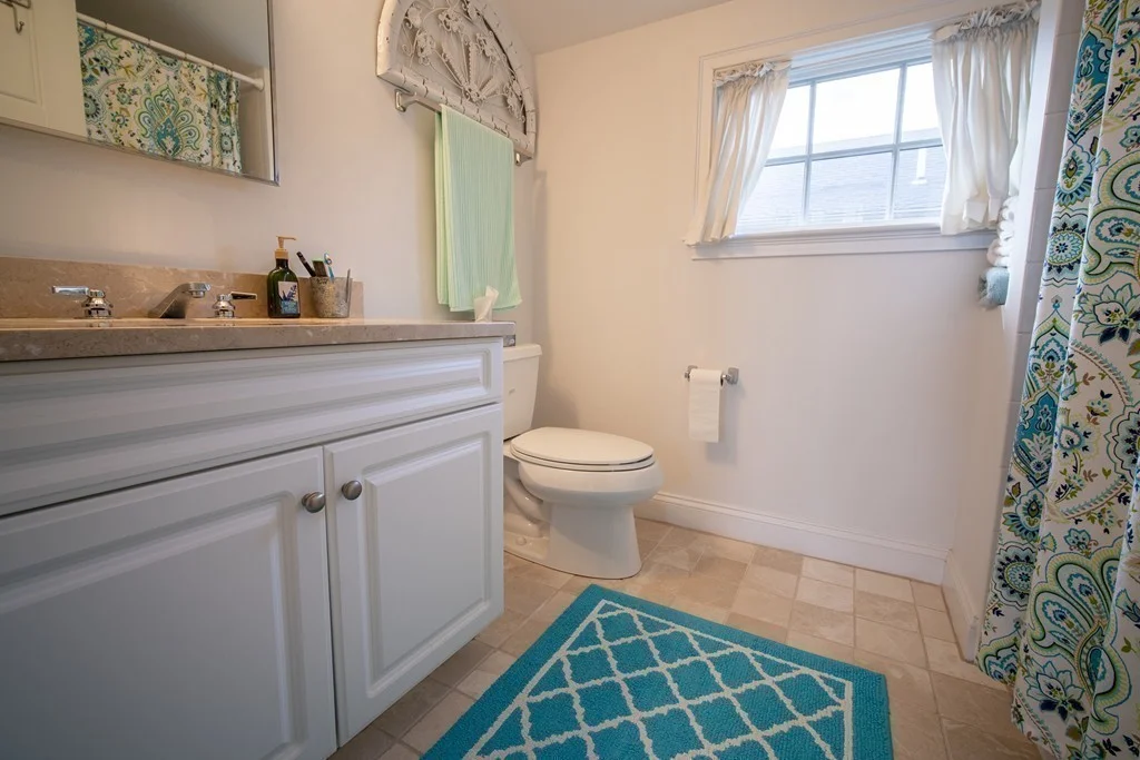 93 E Central St, East Natick