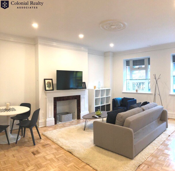 174 Newbury St, Back Bay