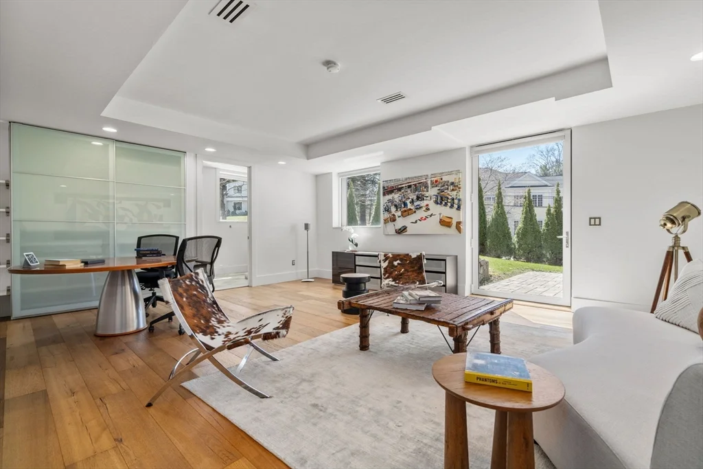 30 Whipple Rd, Lexington