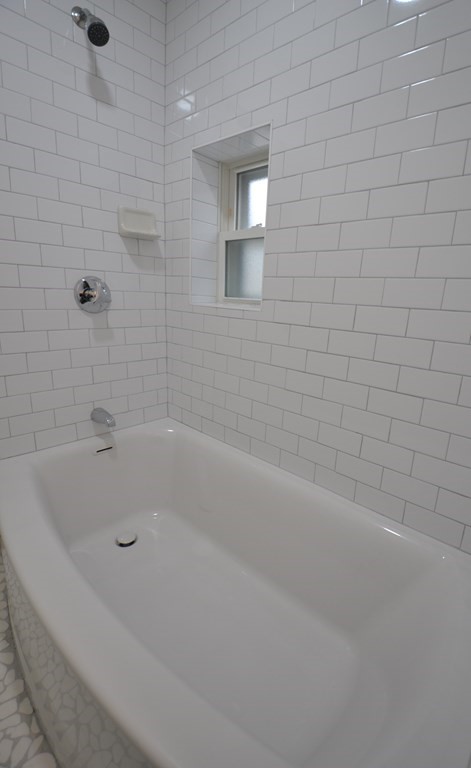 15 Avalon St, Revere