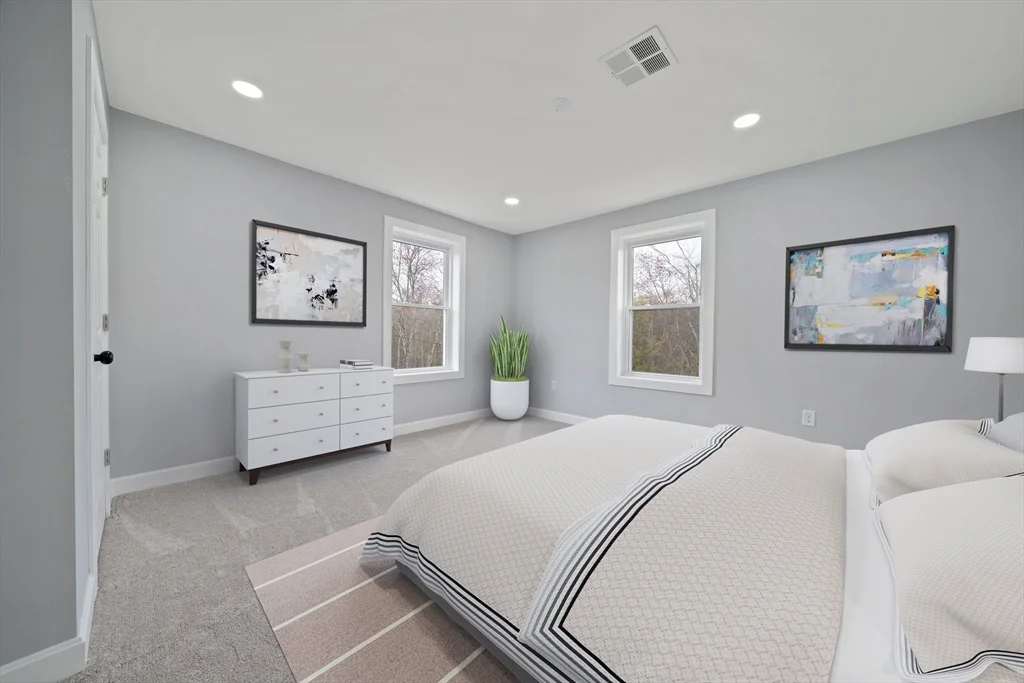 13 Broadway, Raynham Center