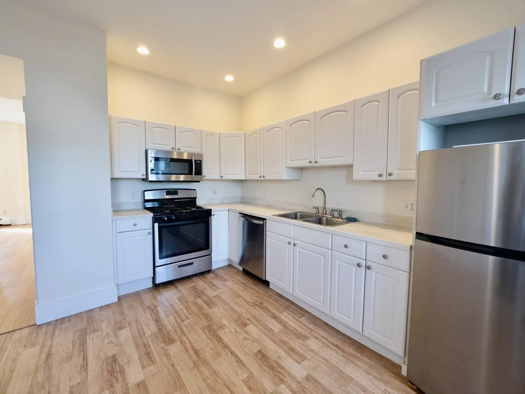 27 Fort Ave, Roxbury